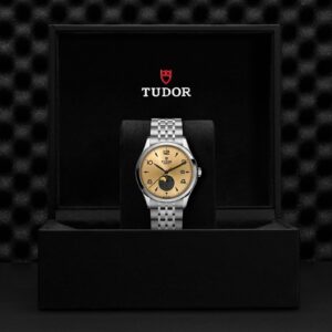 M91560-0001 TUDOR チューダー 1926 ルナ