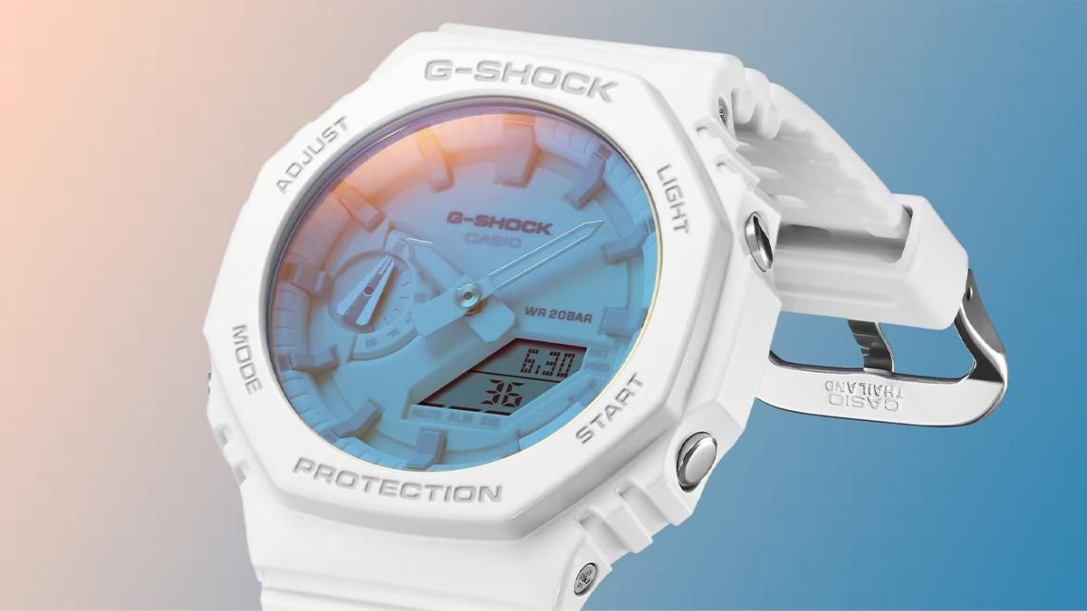 GA-2100TL-7AJFの文字盤を拡大した画像