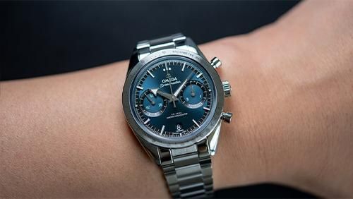 クラシカルなデザインと最先端技術｜オメガのスピードマスター'57より登場した『332.10.41.51.03.001』を徹底解説