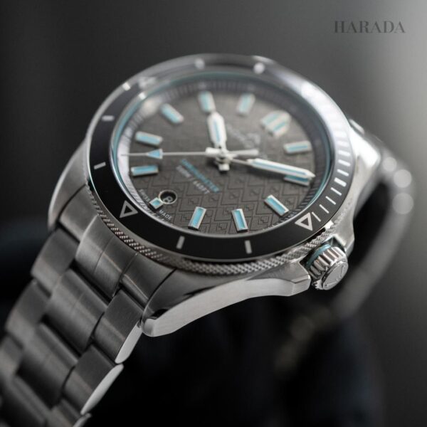N1300.08S01.G01 NORQAIN ノルケイン アドベンチャー 40mm ブレスレット仕様