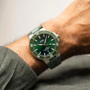 01 733 7789 4157-07 4 23 37FC ORIS オリス アクイスデイト
