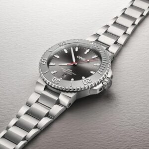 01 733 7789 4153-07 8 23 04PEB ORIS オリス アクイスデイト レリーフ 43.5mm