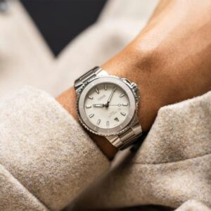 01 733 7792 4151-07 8 19 05P ORIS オリス アクイスデイト