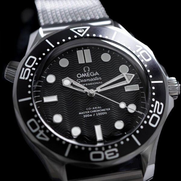 210.30.42.20.01.010 OMEGA オメガ シーマスター ダイバー 300M 42MM
