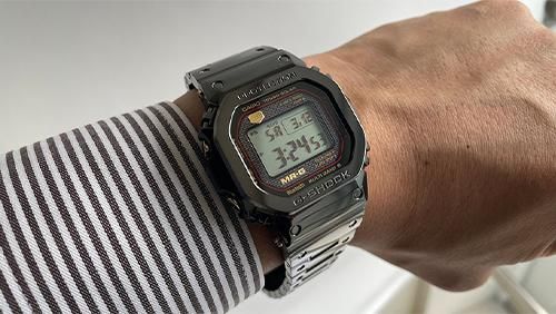 ファン必見！元祖ブラックカラー＆チタン製のG-SHOCKが「MRG-B5000B-1JR」として復活