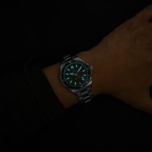N1300.08S01.G01 NORQAIN ノルケイン アドベンチャー 40mm ブレスレット仕様