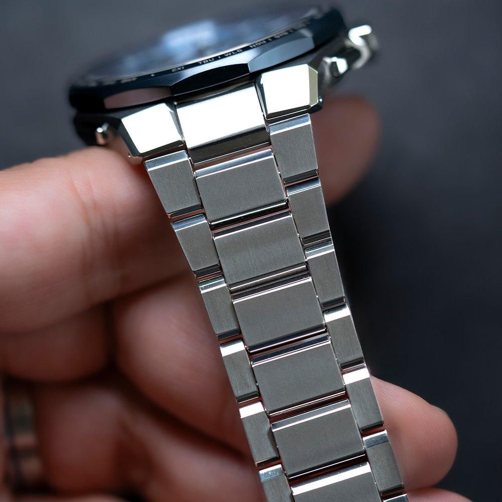 CASIO OCW-T6000BV-2AJR：ケース側面とバンド