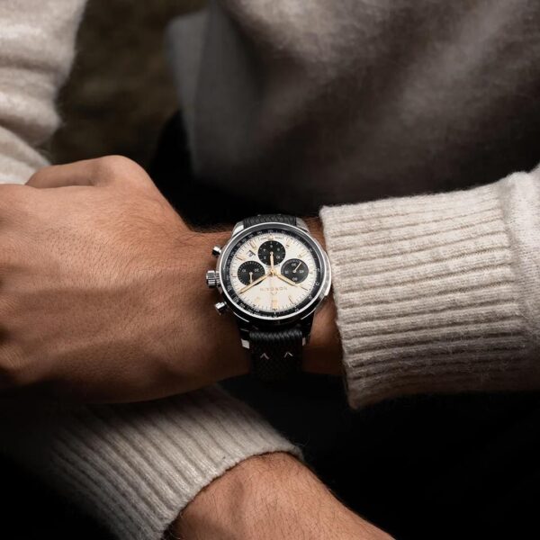 N2200.19S02.C01 NORQAIN ノルケイン フリーダム60 クロノ 43mm リミテッドエディション ブラックパーロンラバーストラップ仕様