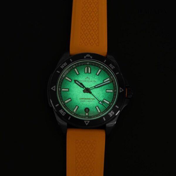 N1300.08B01.B01 NORQAIN ノルケイン アドベンチャー ネベレスト 40mm リミテッドエディション オレンジラバーストラップ仕様