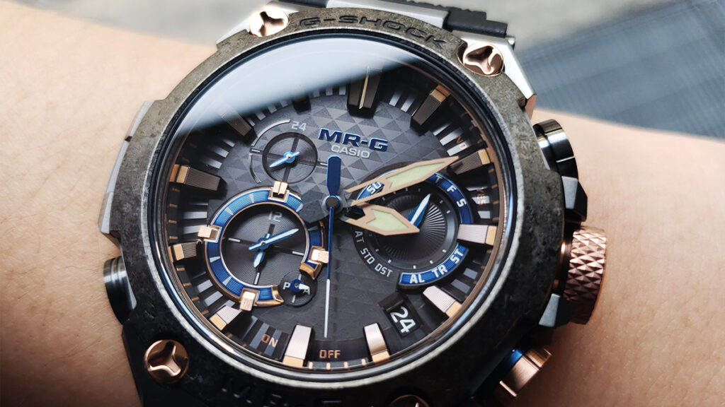 カシオ G-SHOCK「MRG-B2000R-1AJR」は日本らしさを感じられるデザインが魅力！特徴やサイズ感を徹底解説