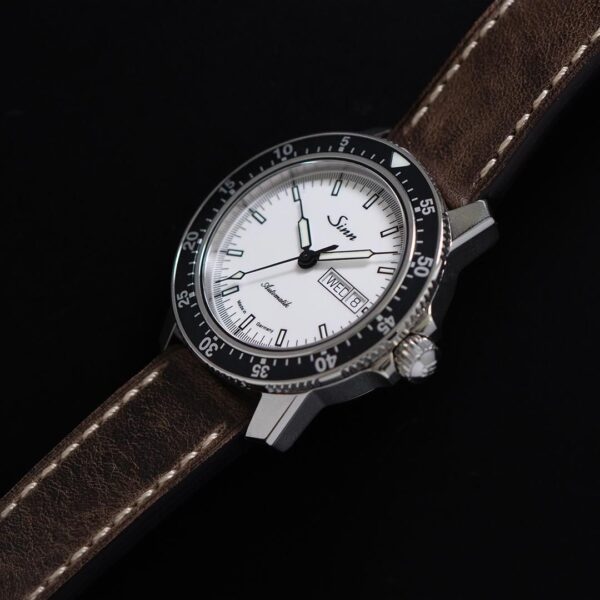 104.ST.SA.IW SINN ジン インストゥルメントウォッチ カウレザー仕様