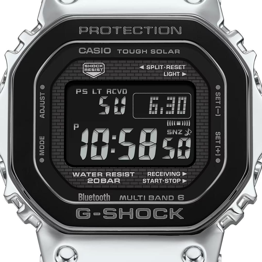 CASIO G-SHOCK GMW-B5000BT-1JF デジタル表示とブラックベゼルの拡大