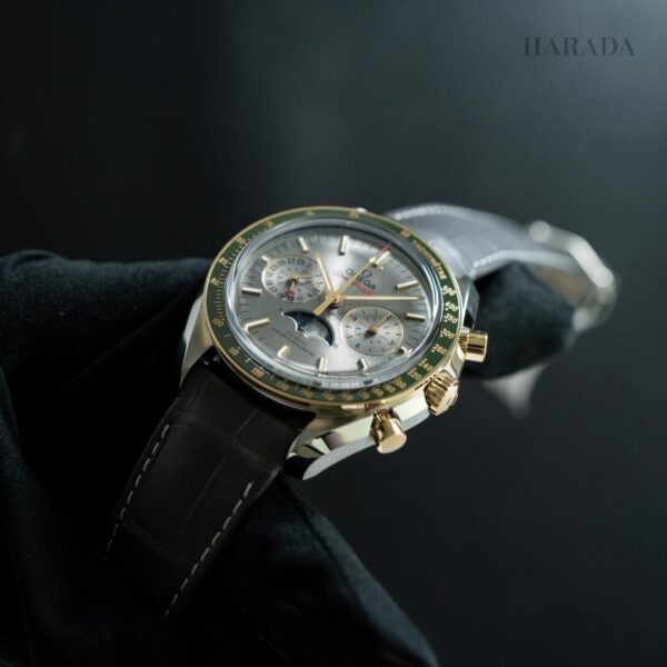 304.23.44.52.06.001 OMEGA オメガ スピードマスター ムーンフェイズ 44.25MM