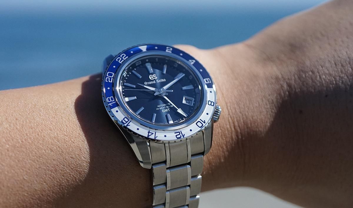 SBGJ237海をバックに撮影