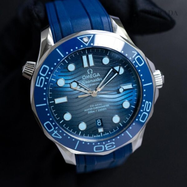 210.32.42.20.03.002 OMEGA オメガ シーマスター ダイバー 300M Summer Blue