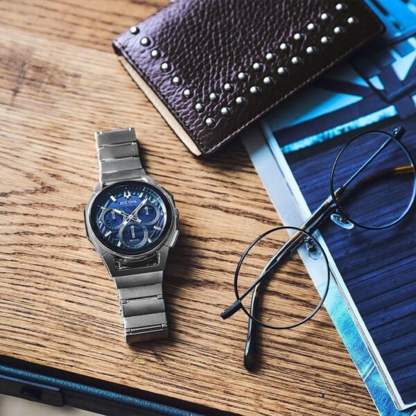 96A205 BULOVA ブローバ カーブ 44mm