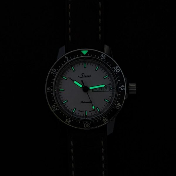 104.ST.SA.IW SINN ジン インストゥルメントウォッチ カウレザー仕様