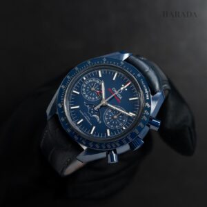 304.93.44.52.03.001 OMEGA オメガ スピードマスター ムーンフェイズ ブルーサイド オブ ザ ムーン 44.25MM