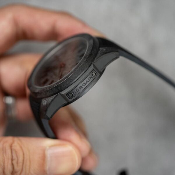 N3000.21Q34.B02 NORQAIN ノルケイン インディペンデンス ワイルドワン 42mm オールブラック