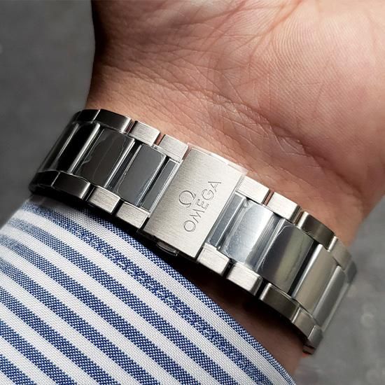 220.10.43.22.03.001 OMEGA オメガ シーマスター アクアテラ 150M GMT ワールドタイマー 43MM