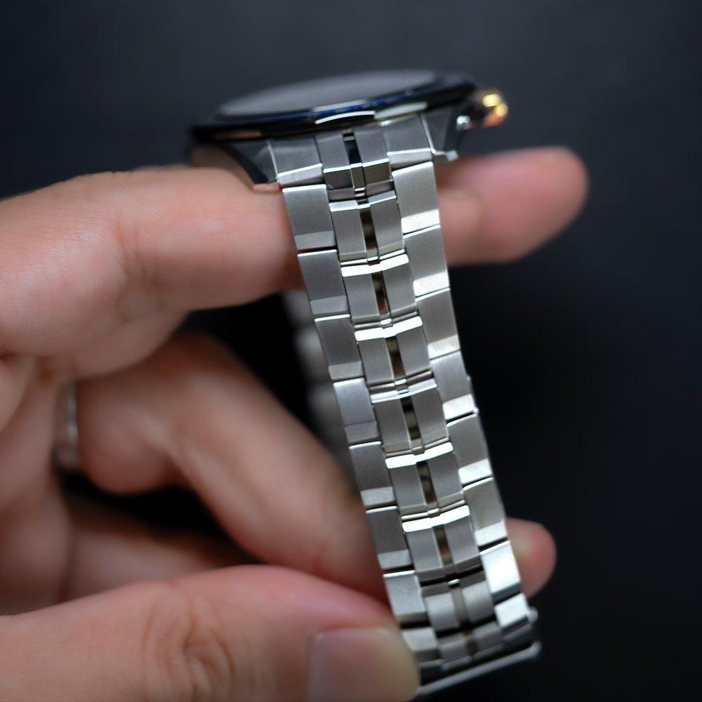 CASIO OCW-S7000SS-2AJR:ケース側面とバンド