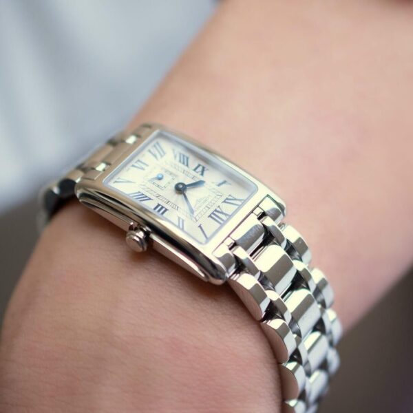 L5.255.4.71.6 LONGINES ロンジン ドルチェヴィータ 20.8×32mm