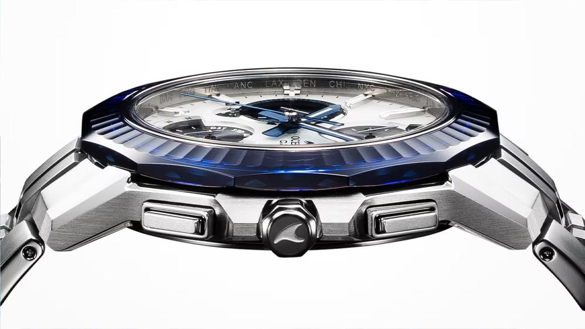 OCW-S6000PB-7AJRのケースを側面から写した画像