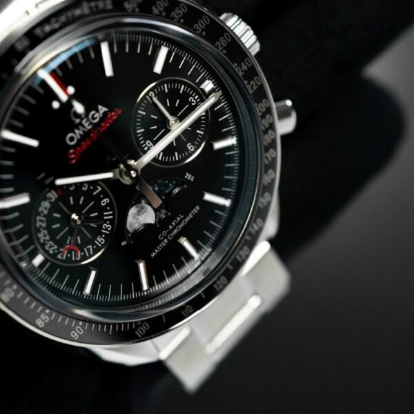 304.30.44.52.01.001 OMEGA オメガ スピードマスター ムーンフェイズ 44.25MM