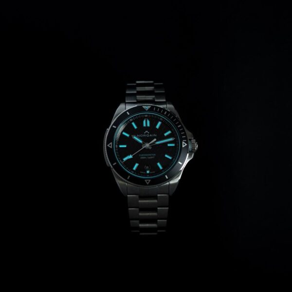 N1300.08S01.G01 NORQAIN ノルケイン アドベンチャー 40mm ブレスレット仕様