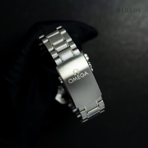 304.30.44.52.01.001 OMEGA オメガ スピードマスター ムーンフェイズ 44.25MM