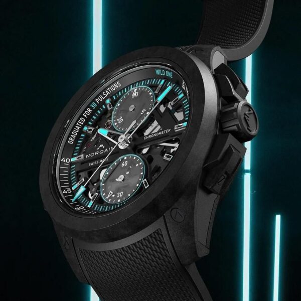 N3002.40Q01.B07 NORQAIN ノルケイン ワイルドワン スケルトン クロノ 42mm ブルーラバーストラップ仕様