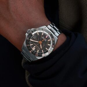 N1100.22S02.G01 NORQAIN ノルケイン アドベンチャー ネベレスト GMT グレーシャー 41mm