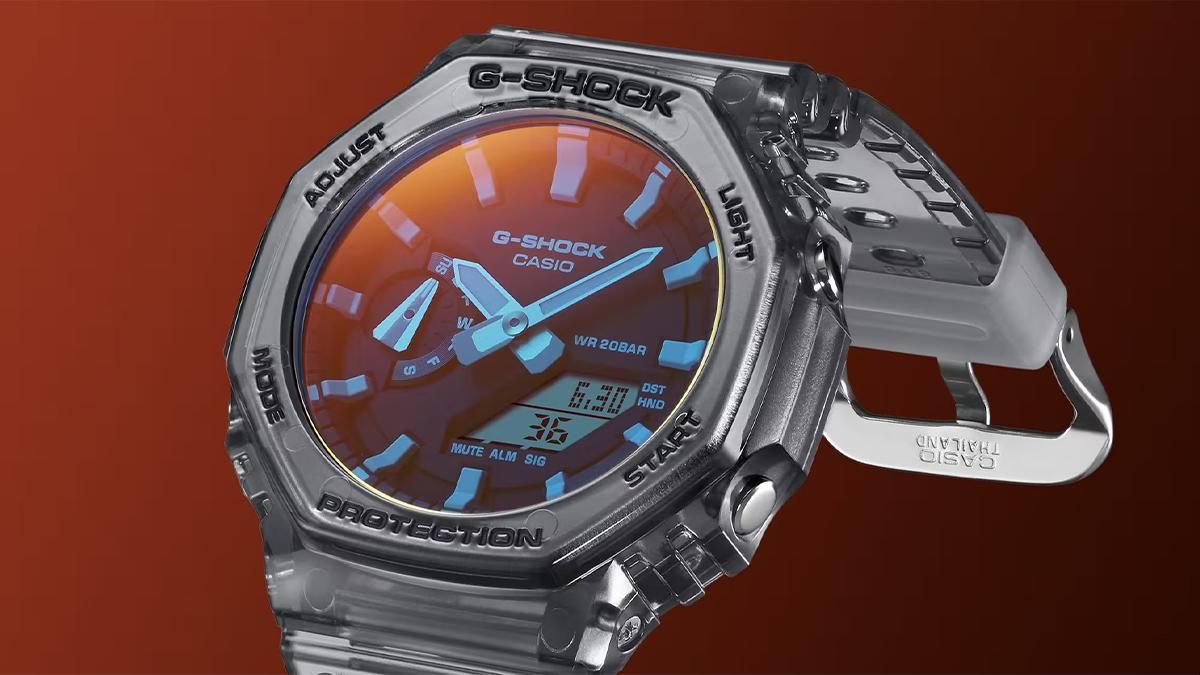 GA-2100TLS-8AJFの文字盤を拡大した画像