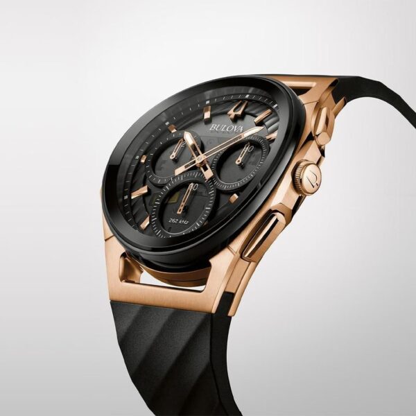 98A185 BULOVA ブローバ カーブ 44mm